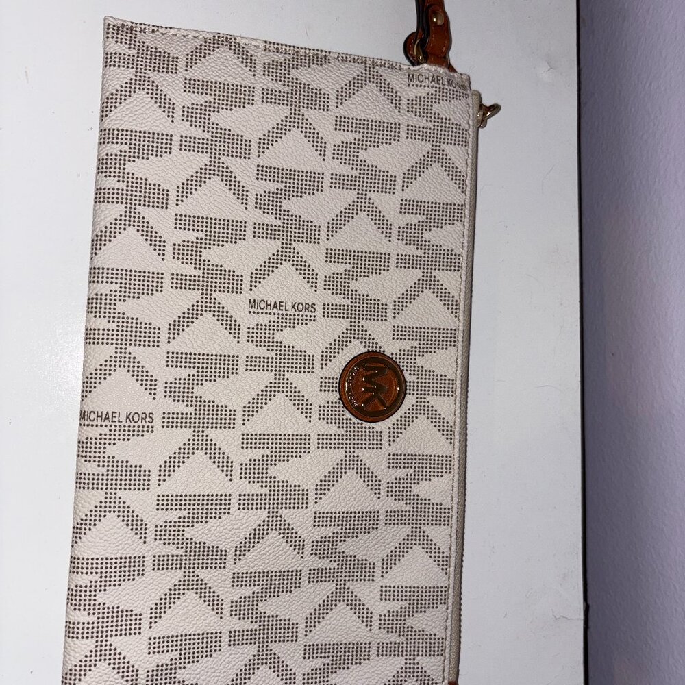 Michael Kors Wrist Purse